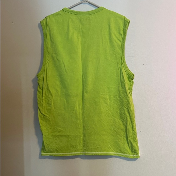 Green Graphic Sleeveless Shirt - Picture 3 of 7